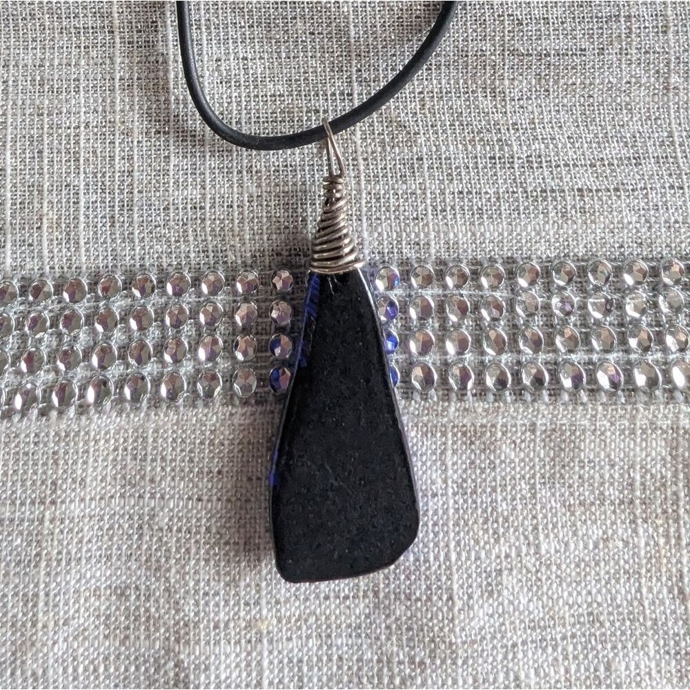 Handmade Deep Amethyst Blue Iridescent Glass Teardrop Pendant Necklace Black Cor - Picture 8 of 8